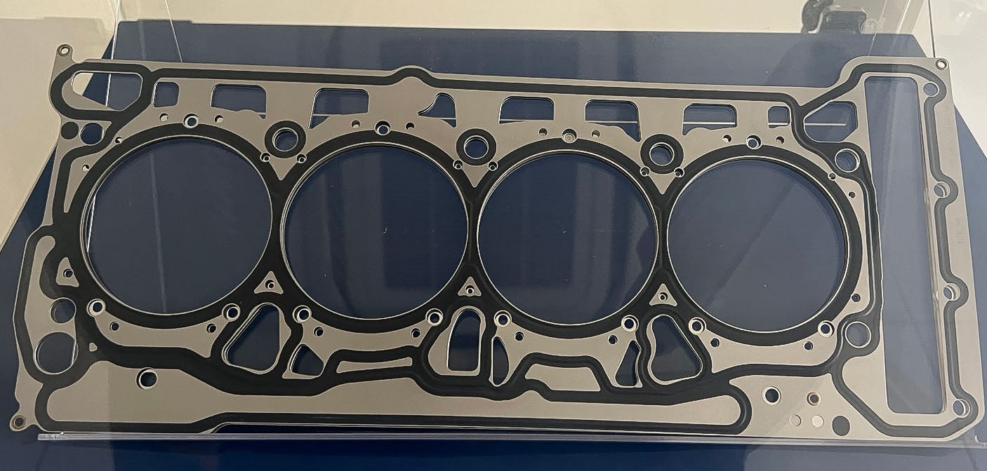 高精密平面磨床助力汽車(chē)鈑金制造突破精度極限 —— 某汽車(chē)零部件企業(yè)加工案例紀(jì)實(shí)